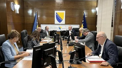 SIP je podlegao pritisku i očitom pogodovanju skupljem ponuđaču