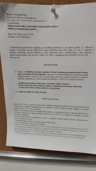 Ovdje piše da muftija gradi nelegalno