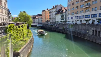Kroz centar grada teče rijeka Ljubljanica / Foto: zapad.ba