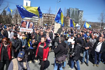 Schmidt je popustio pred ucjenama političkog Sarajeva