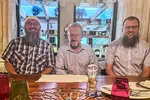 S kim si takav si